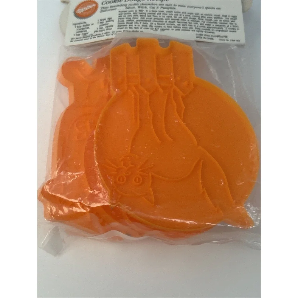 NEW Vintage Wilton Large Halloween Plastic Cookie Cutters 4 Pc 1988